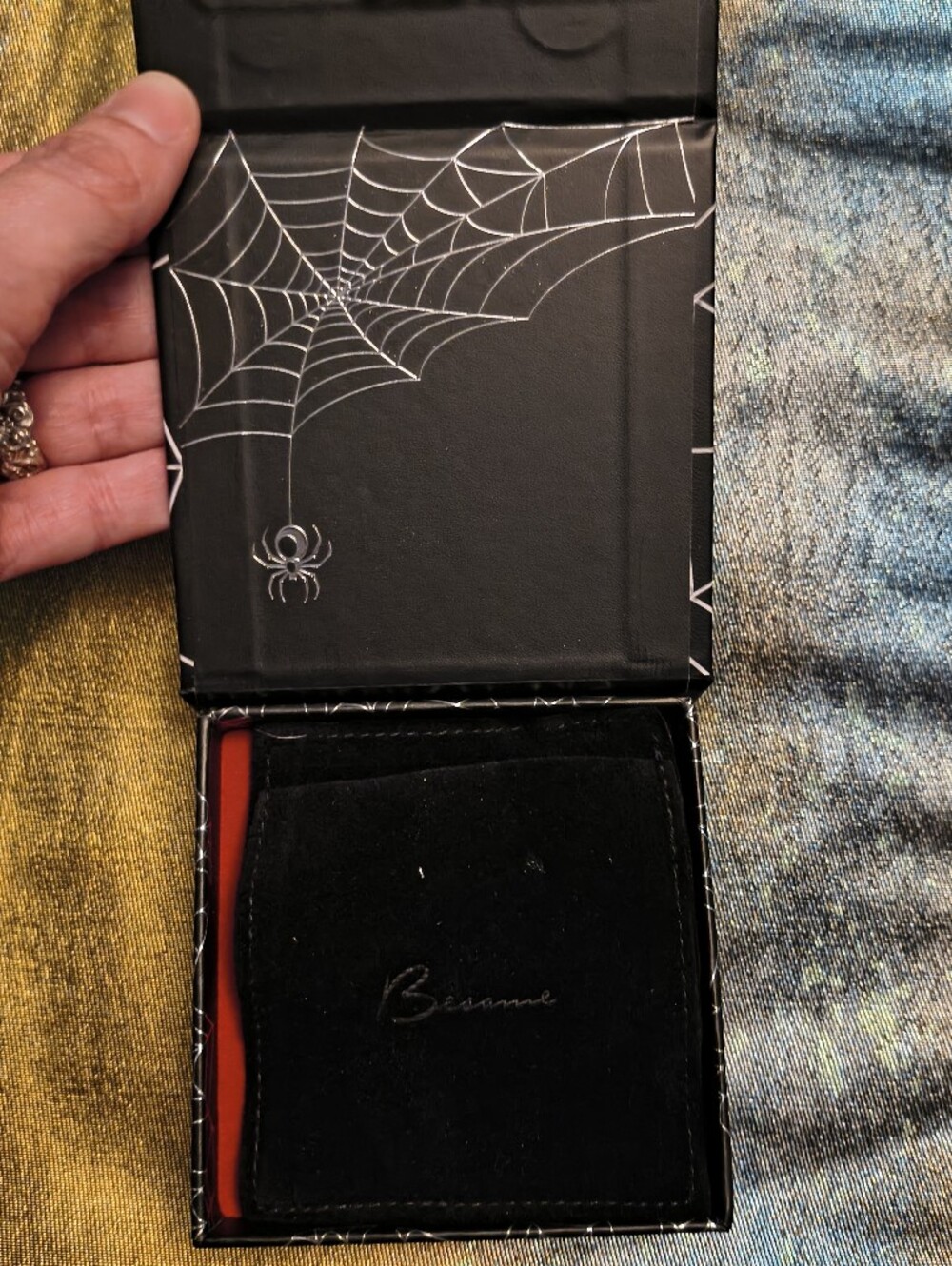 Besame Cosmetics Spider Compact - Picture 5 of 7